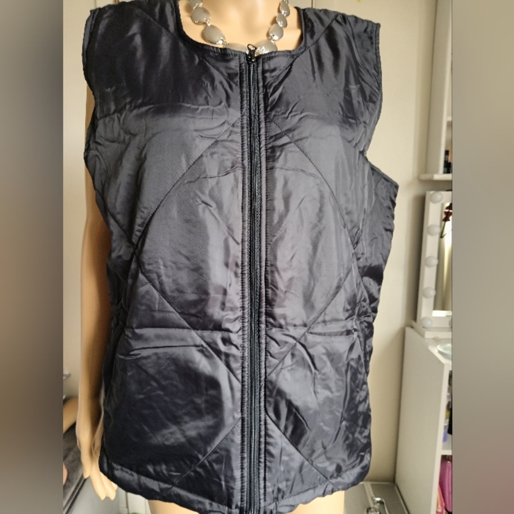 SOCIALITE PUFFER VEST BLACK SIZE S/M...